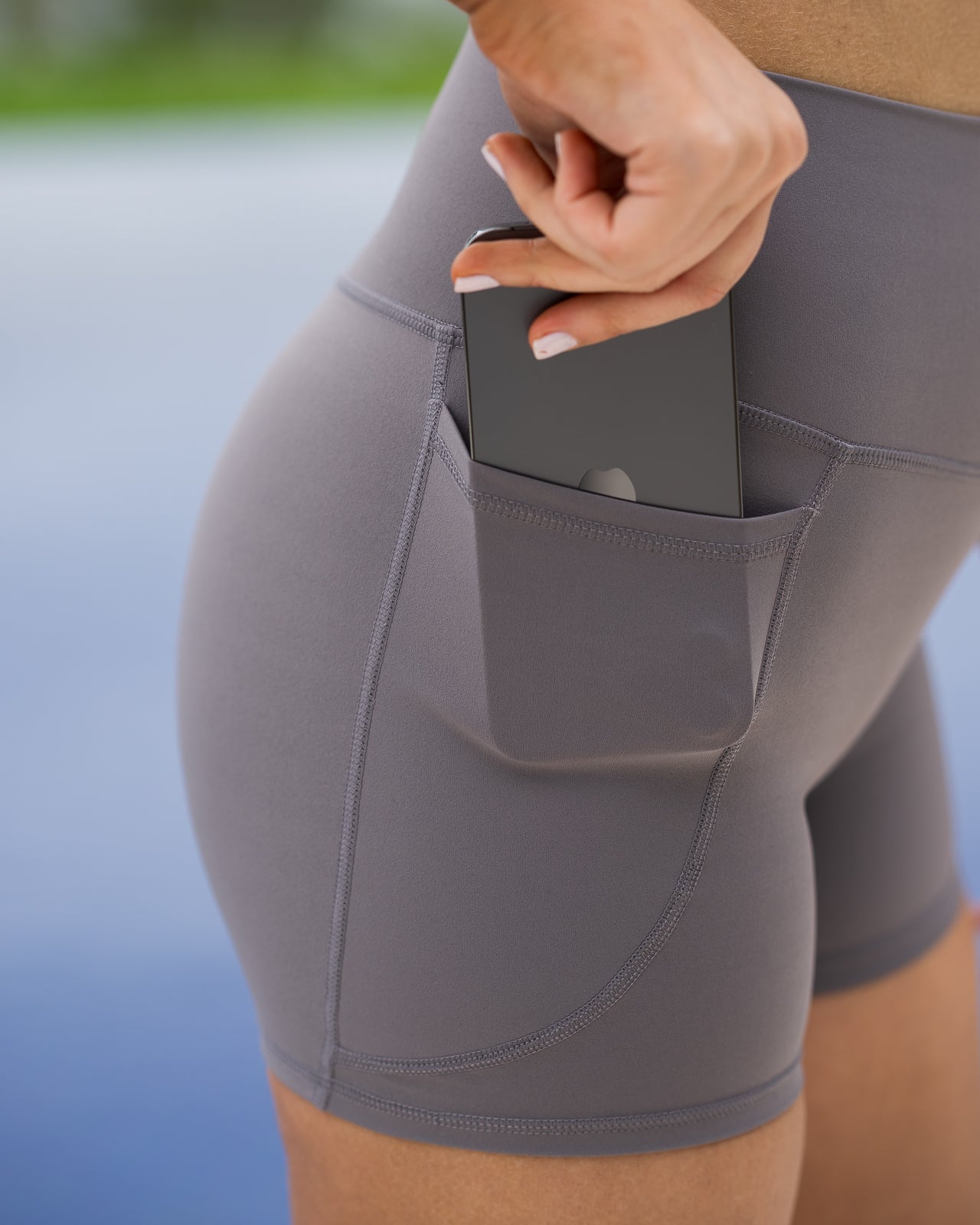 Aura Short Dark Grey