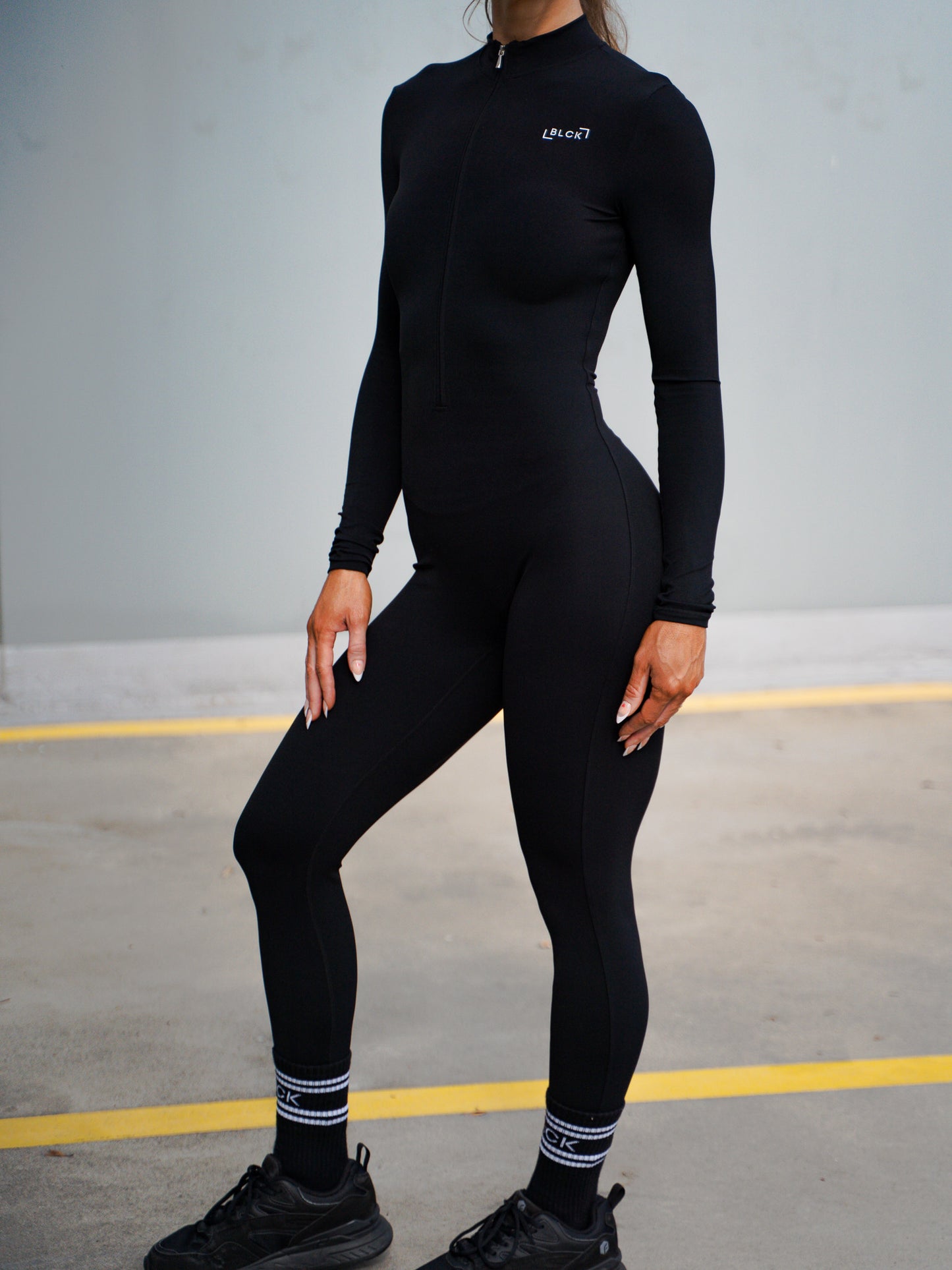 Vanta Suit Black